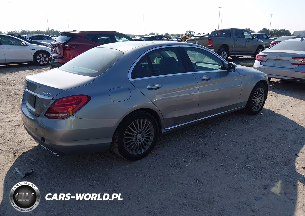 2015 Mercedes-Benz C 300 Luxury 4Matic VIN:55SWF4KB4FU015012 - 4
