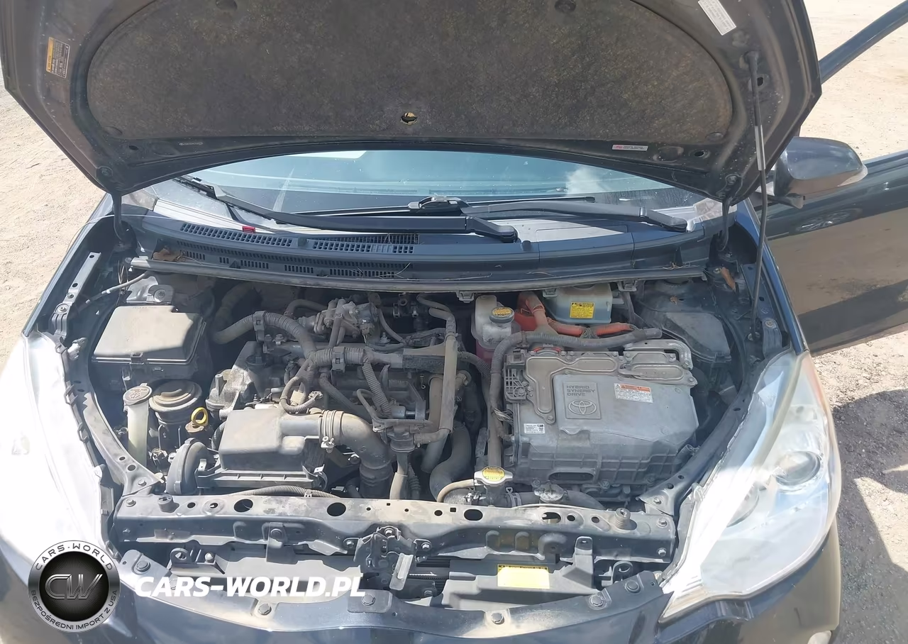 2012 Toyota Prius C Three VIN:JTDKDTB34C1520738 - 10