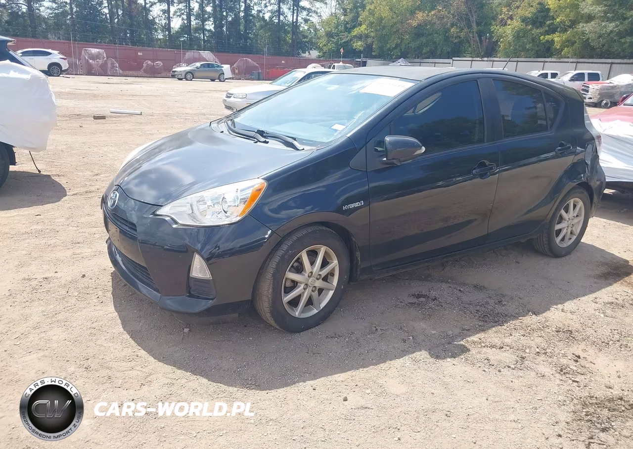 2012 Toyota Prius C Three VIN:JTDKDTB34C1520738 - 2
