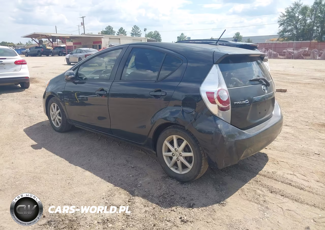 2012 Toyota Prius C Three VIN:JTDKDTB34C1520738 - 3
