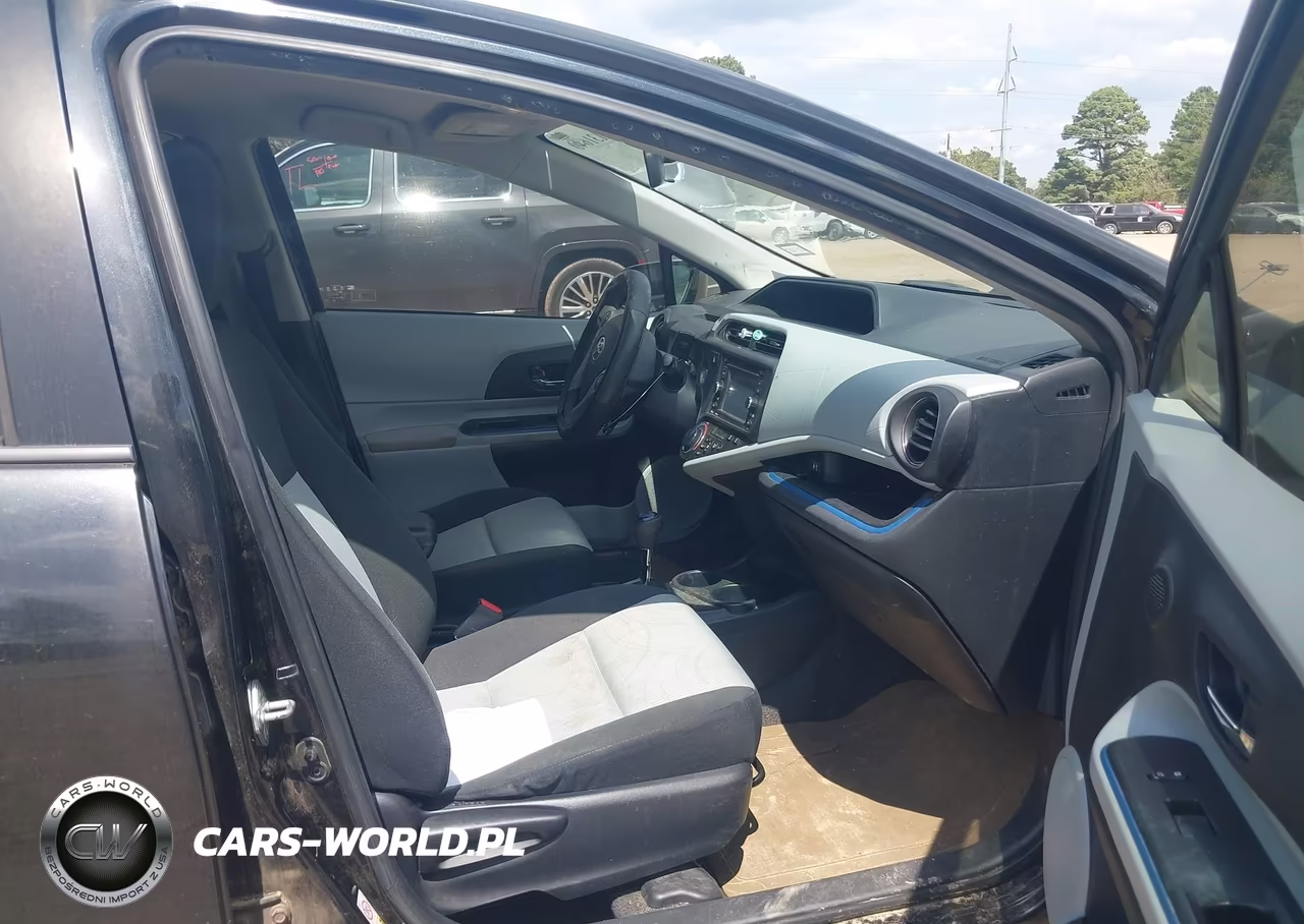2012 Toyota Prius C Three VIN:JTDKDTB34C1520738 - 5