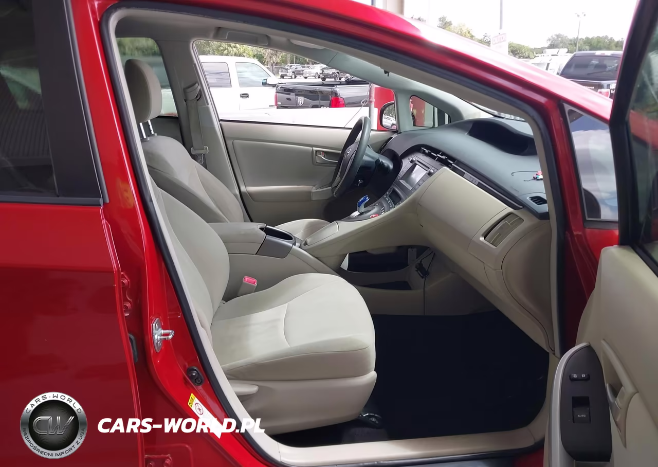 2013 Toyota Prius Two VIN:JTDKN3DU3D0349149 - 5