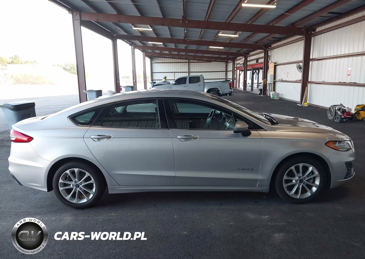 2019 Ford Fusion Hybrid Se VIN:3FA6P0LUXKR115752 - 18
