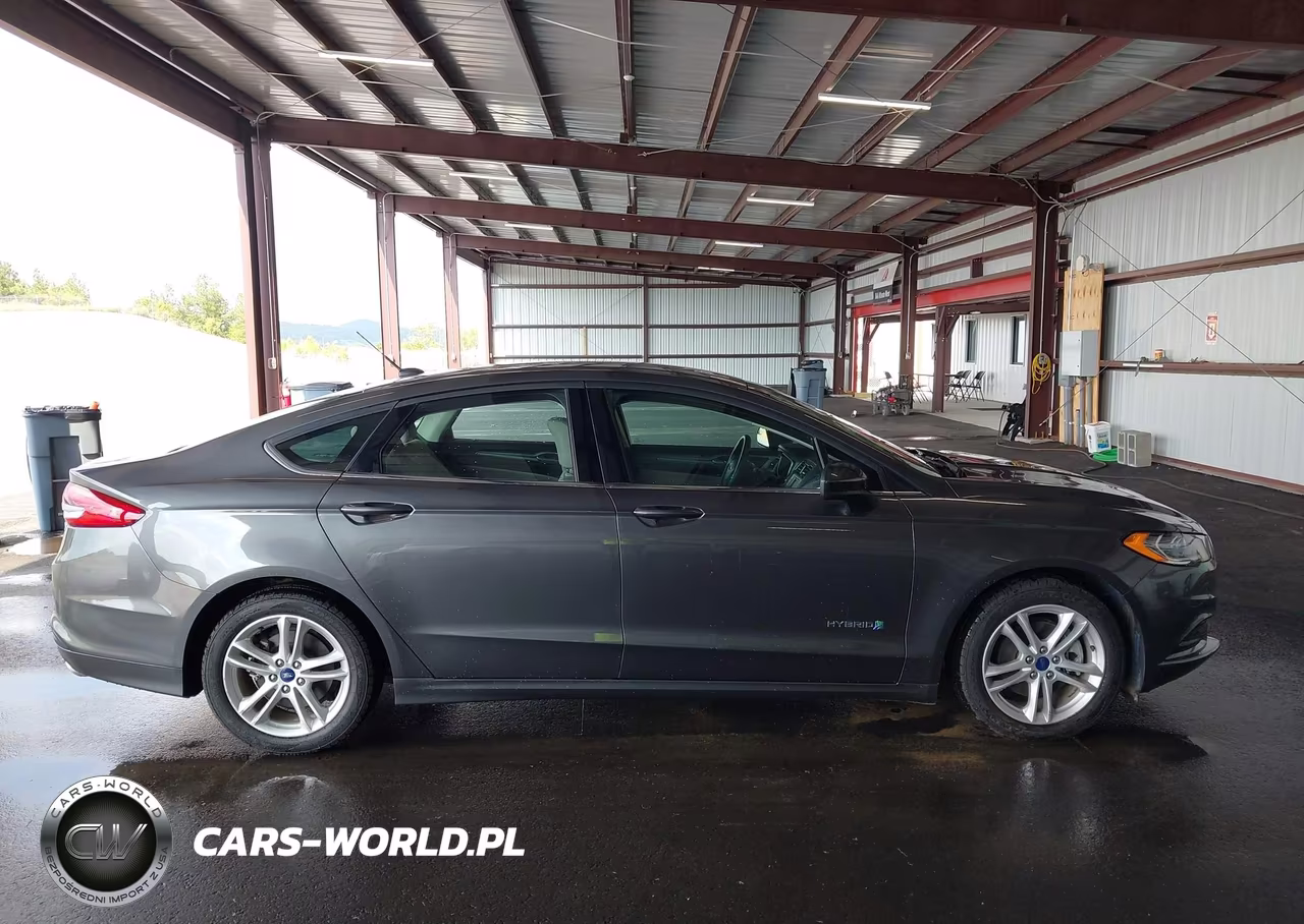2018 Ford Fusion Hybrid S VIN:3FA6P0UU0JR261686 - 18