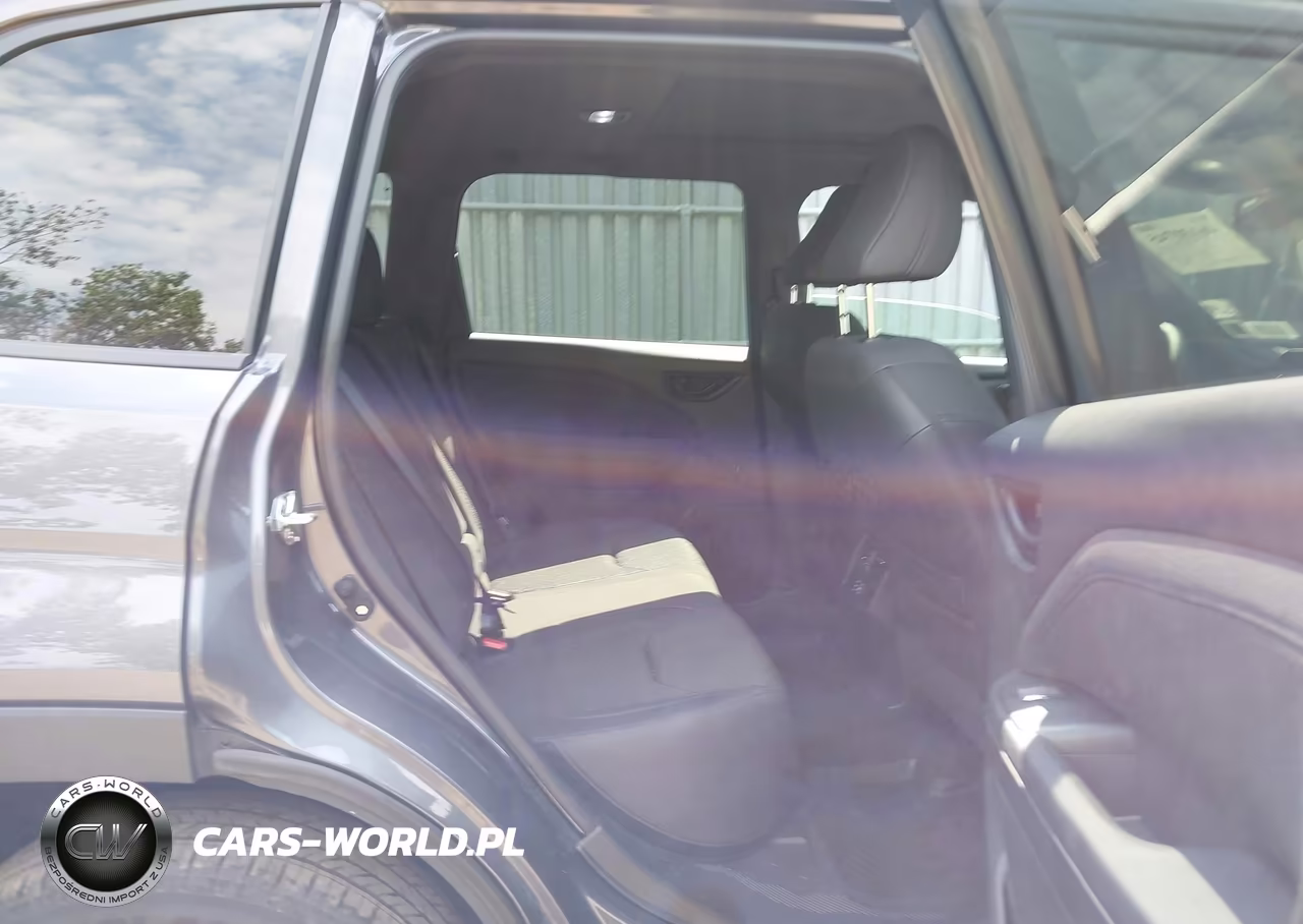 2025 Subaru Forester Premium VIN:JF2SLDDC8SH606373 - 8