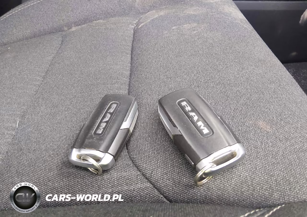 2019 Ram 1500 VIN:1C6SRFFT0KN876261 - 11
