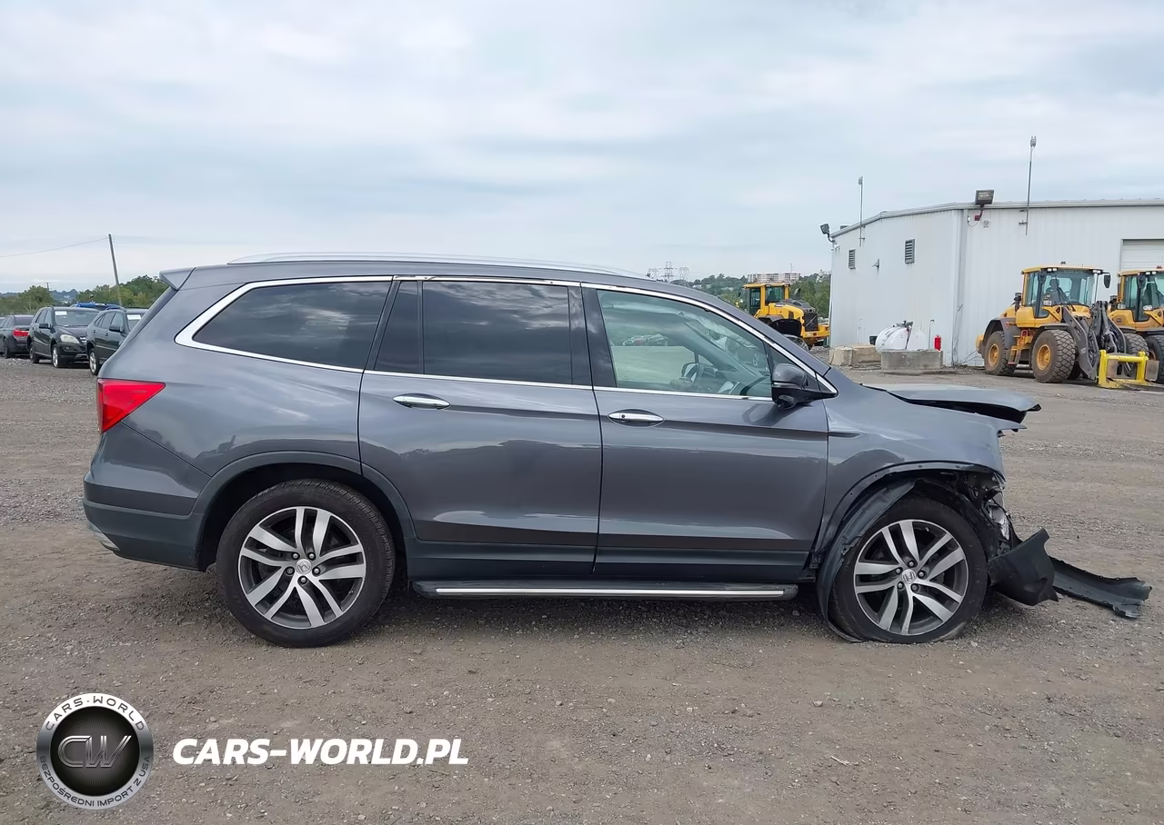 2017 Honda Pilot Touring VIN:5FNYF6H90HB105058 - 13