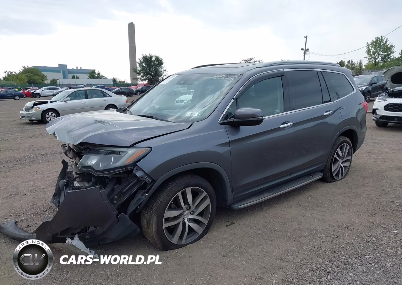 2017 Honda Pilot Touring VIN:5FNYF6H90HB105058 - 2