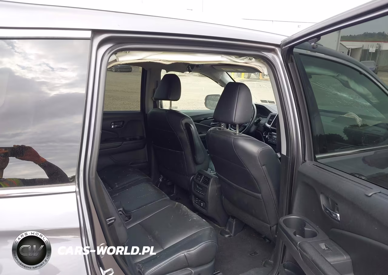 2017 Honda Pilot Touring VIN:5FNYF6H90HB105058 - 8