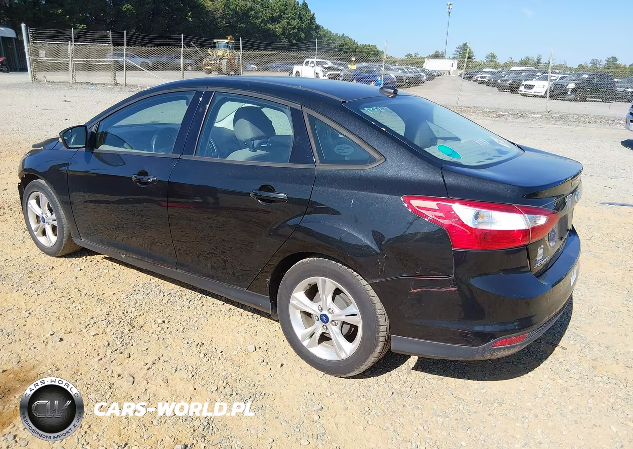 2014 Ford Focus Se VIN:1FADP3F27EL387794 - 3