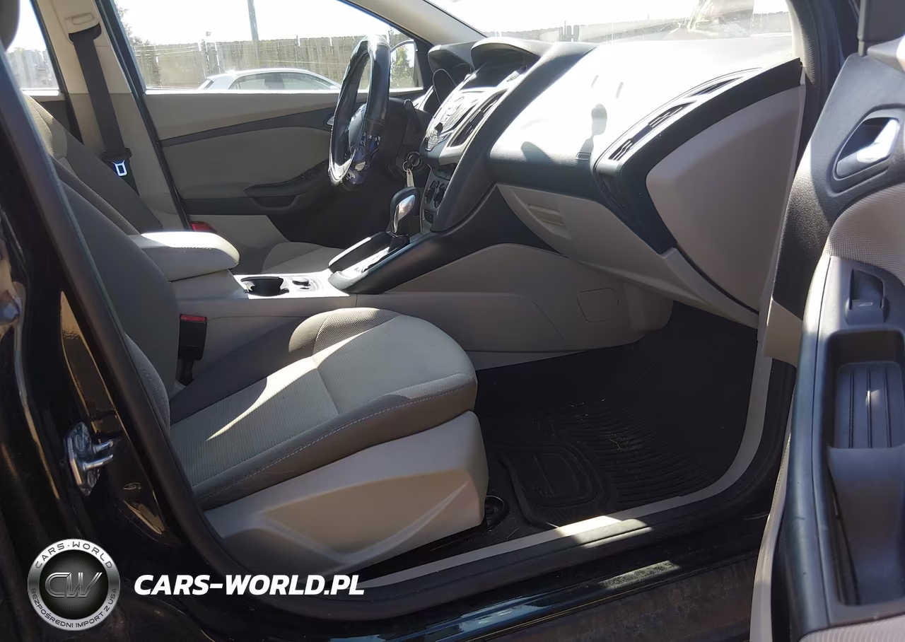 2014 Ford Focus Se VIN:1FADP3F27EL387794 - 5