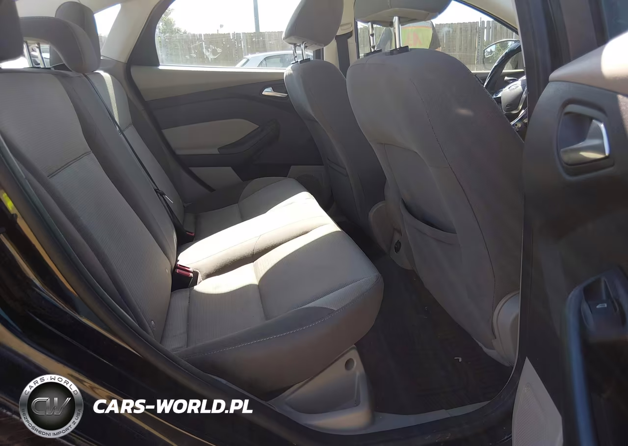 2014 Ford Focus Se VIN:1FADP3F27EL387794 - 8