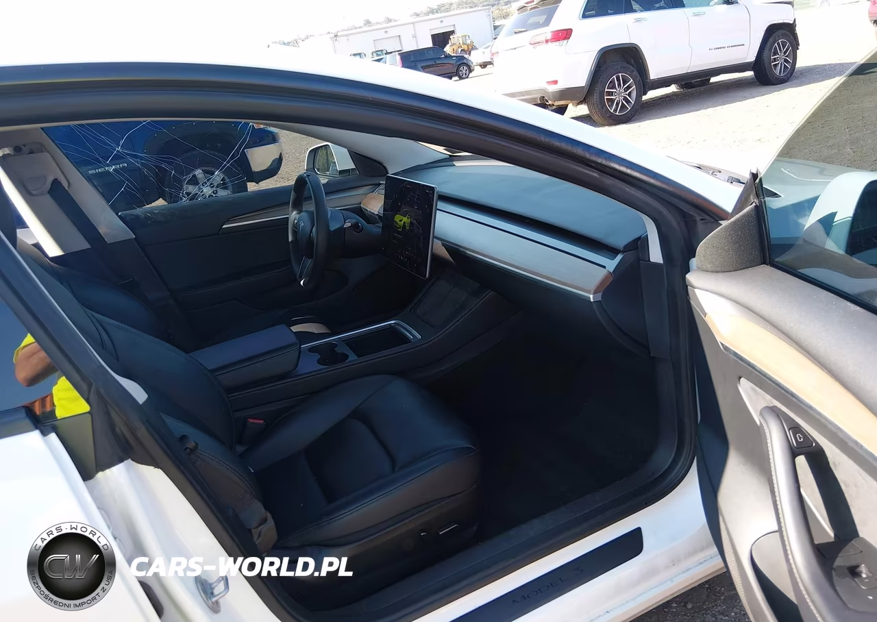 2023 Tesla Model 3 Rear-Wheel Drive VIN:5YJ3E1EAXPF573456 - 5