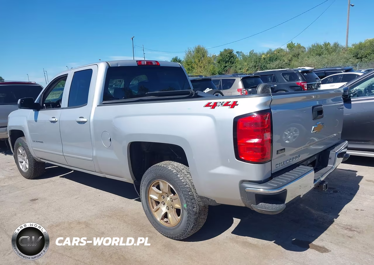 2018 Chevrolet Silverado 1500 1Lt VIN:1GCVKREC1JZ157802 - 3