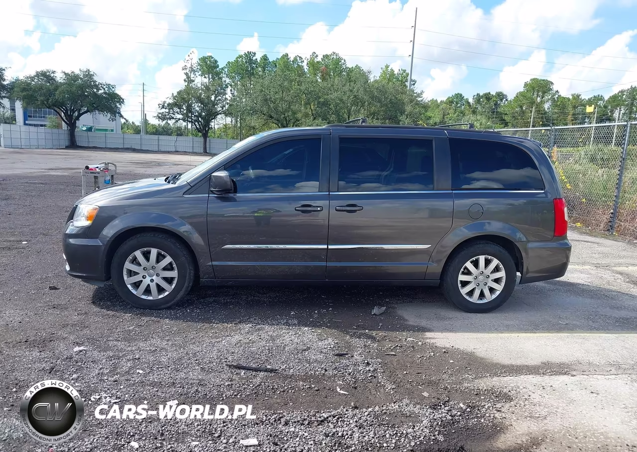 2016 Chrysler Town & Country Touring VIN:2C4RC1BG8GR252464 - 14