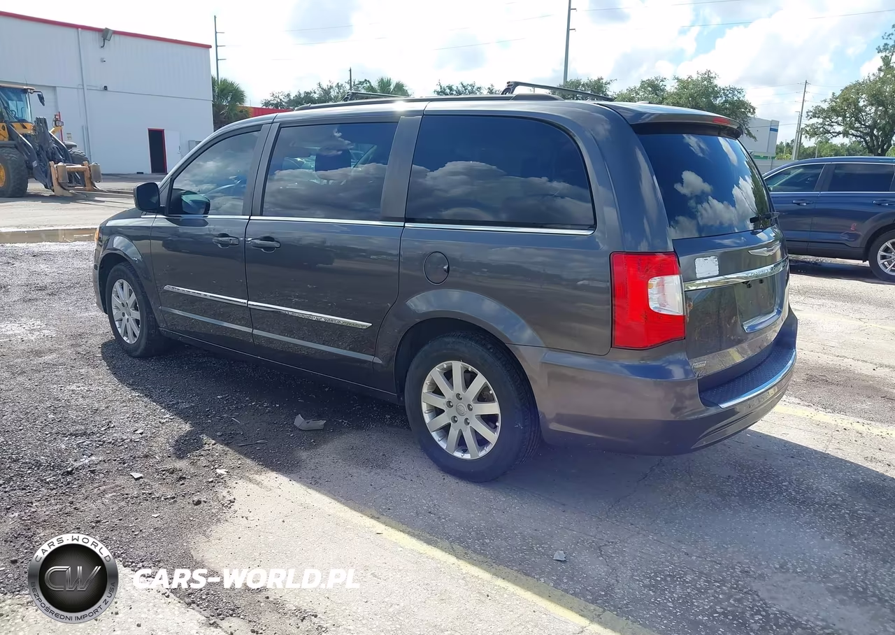 2016 Chrysler Town & Country Touring VIN:2C4RC1BG8GR252464 - 3