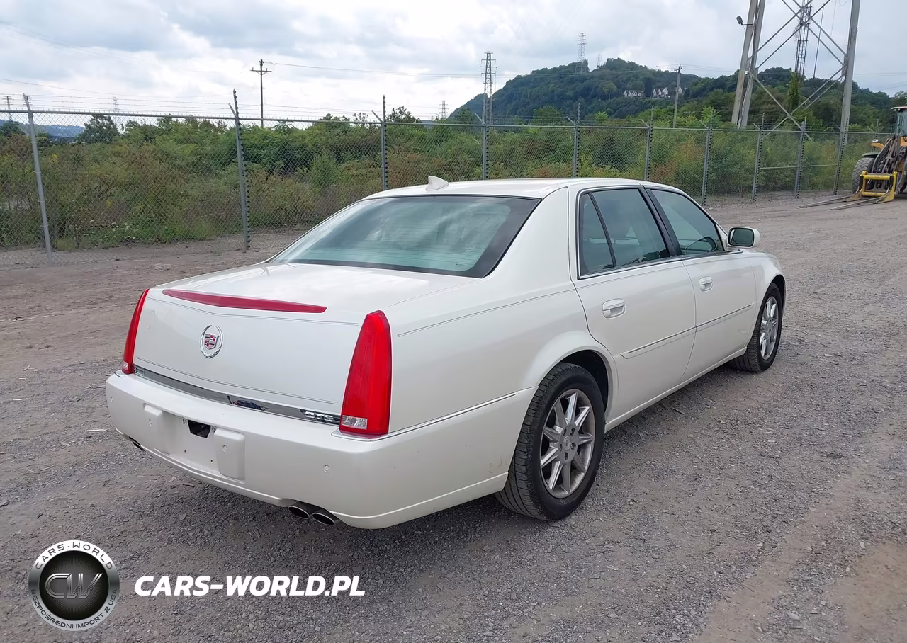 2011 Cadillac Dts Luxury Collection VIN:1G6KD5E69BU149948 - 4