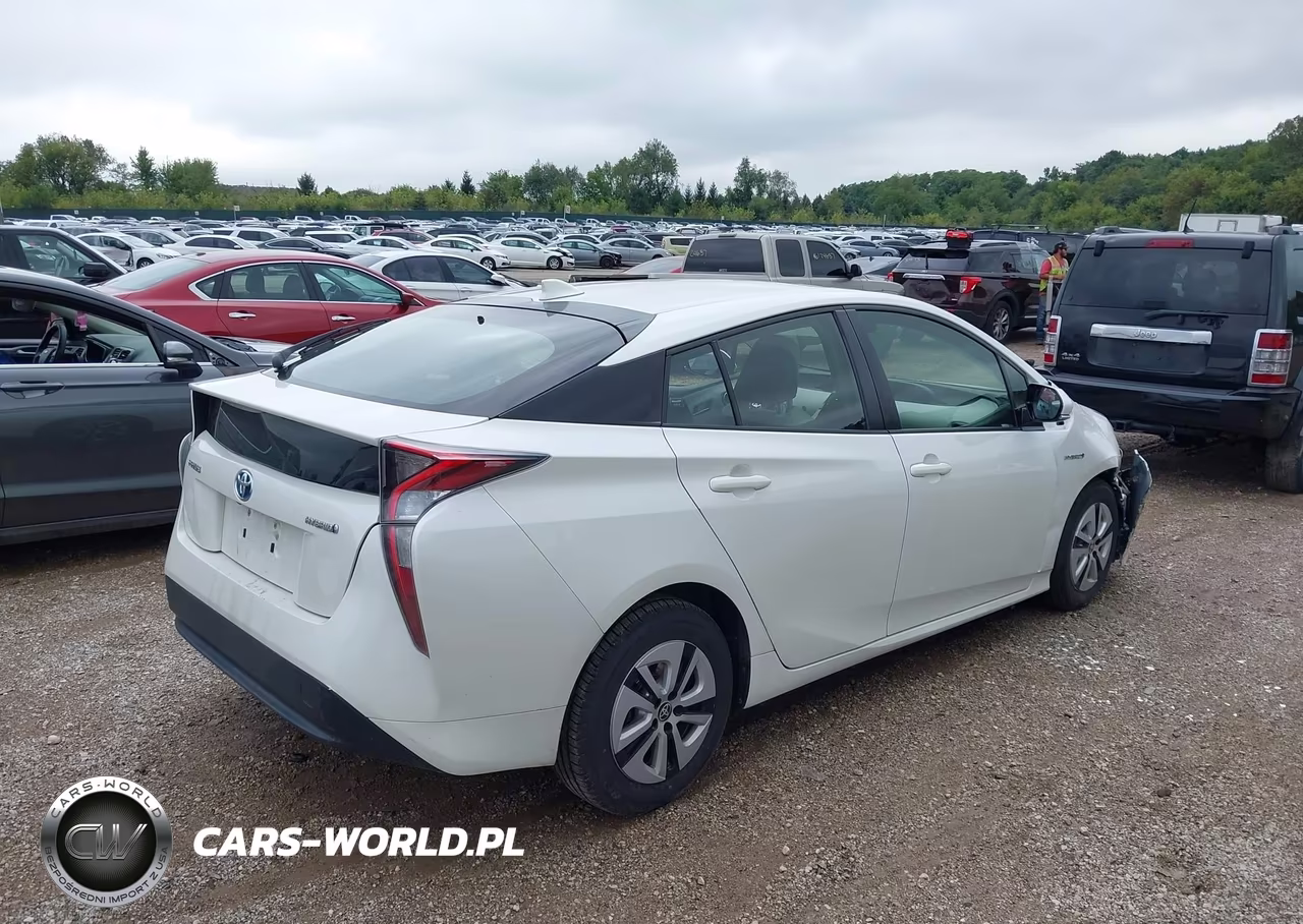 2016 Toyota Prius Three VIN:JTDKARFU2G3003690 - 4
