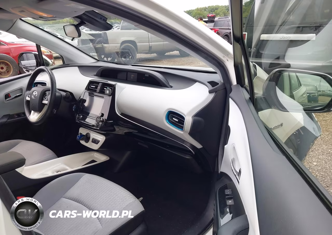 2016 Toyota Prius Three VIN:JTDKARFU2G3003690 - 5