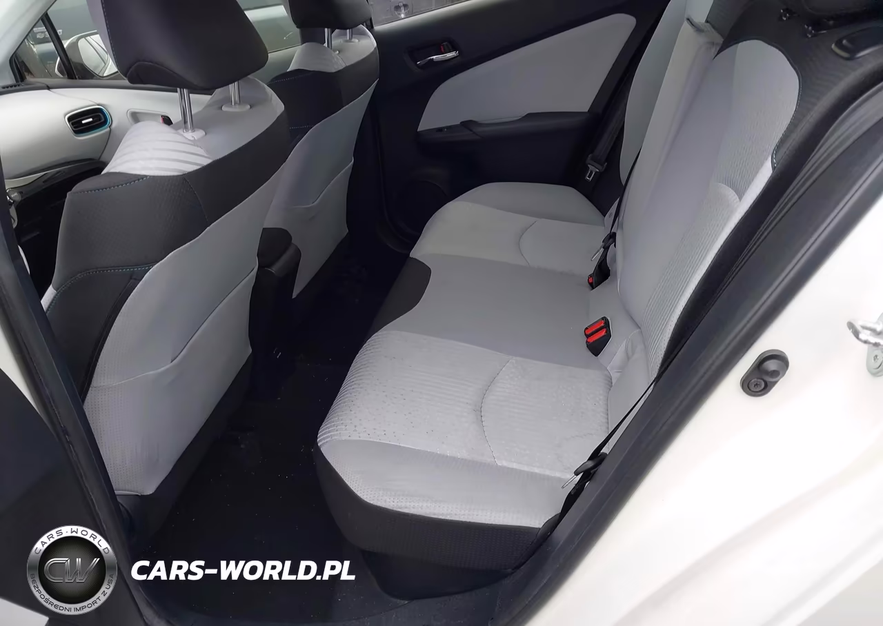 2016 Toyota Prius Three VIN:JTDKARFU2G3003690 - 8