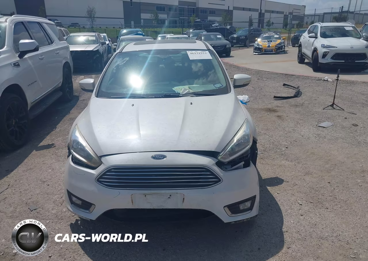 2018 Ford Focus Titanium VIN:1FADP3J27JL294260 - 13