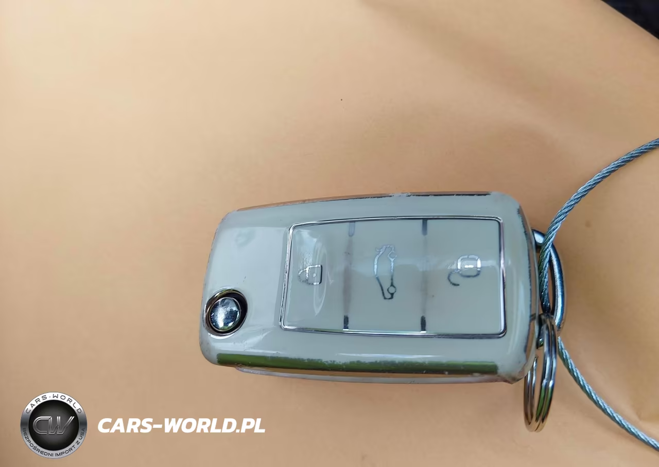 2019 Volkswagen Passat 2.0T Wolfsburg Edition VIN:1VWLA7A3XKC007824 - 11