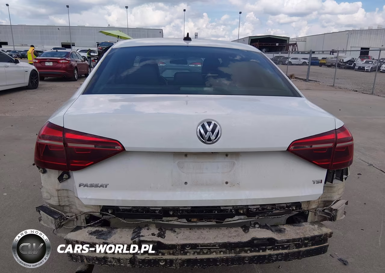 2019 Volkswagen Passat 2.0T Wolfsburg Edition VIN:1VWLA7A3XKC007824 - 16