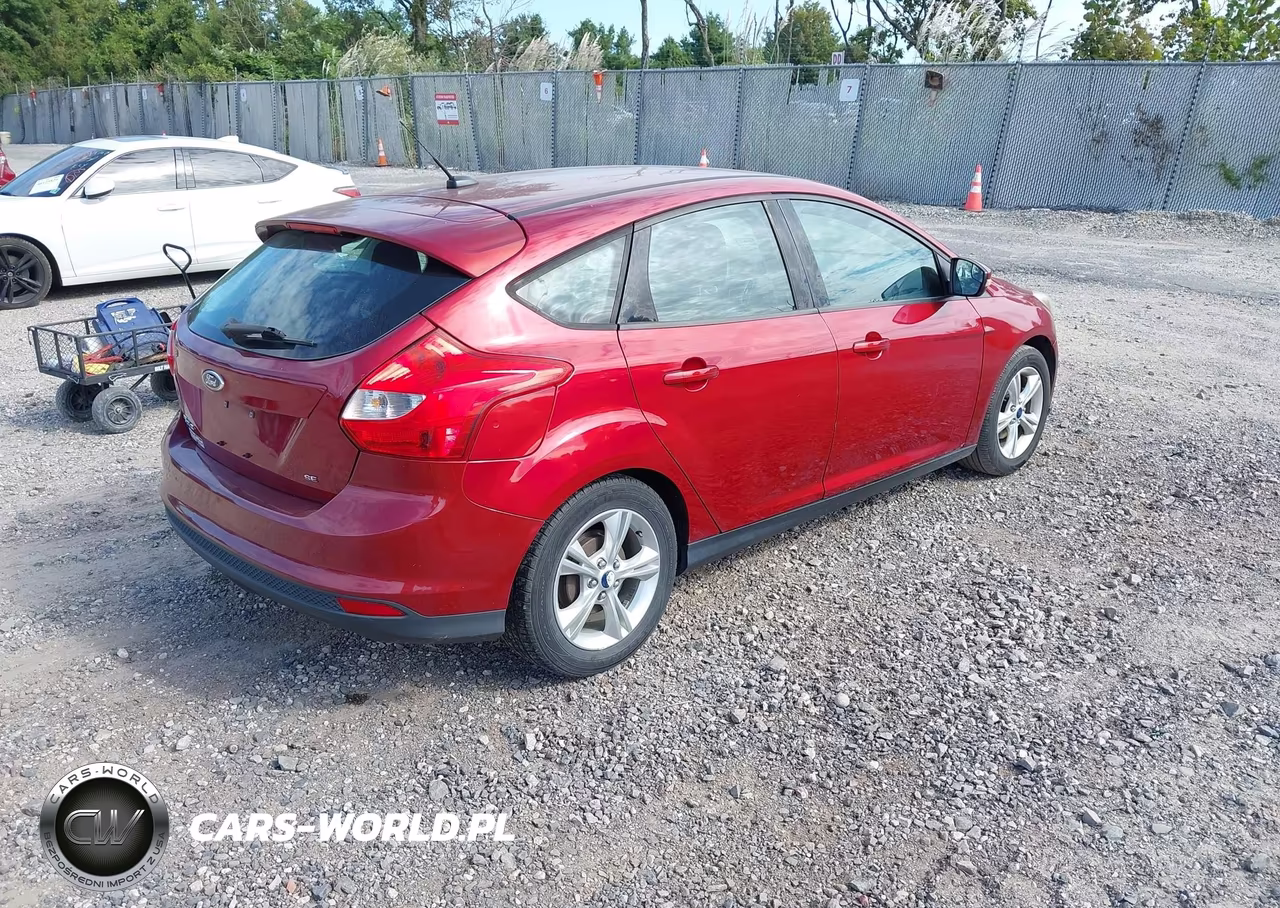 2014 Ford Focus Se VIN:1FADP3K25EL344853 - 4