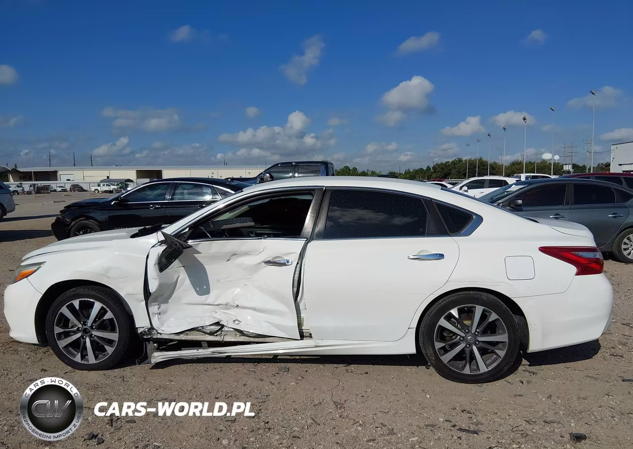 2017 Nissan Altima 2.5 S VIN:1N4AL3AP3HN348629 - 13