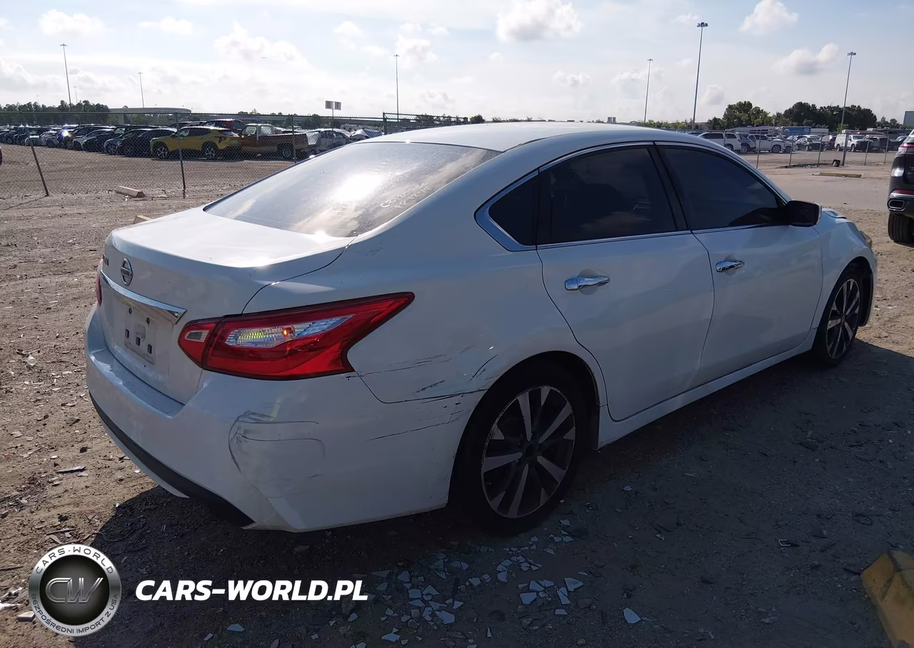 2017 Nissan Altima 2.5 S VIN:1N4AL3AP3HN348629 - 4