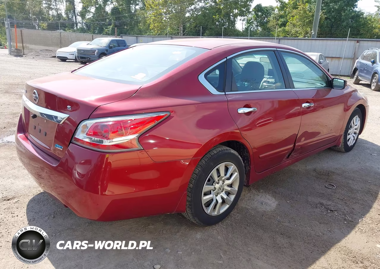 2014 Nissan Altima 2.5 S VIN:1N4AL3AP1EN215363 - 4