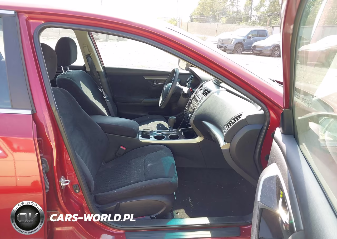 2014 Nissan Altima 2.5 S VIN:1N4AL3AP1EN215363 - 5