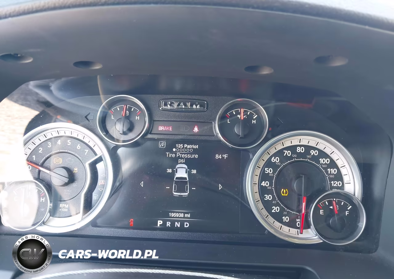 2016 Ram 1500 Laramie VIN:1C6RR6NT6GS312185 - 7