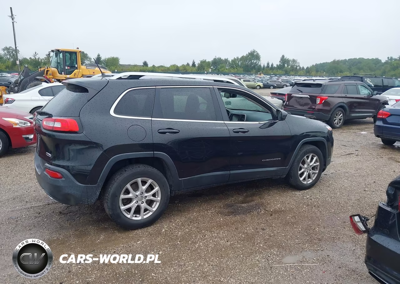 2015 Jeep Cherokee Latitude VIN:1C4PJMCS5FW556858 - 13