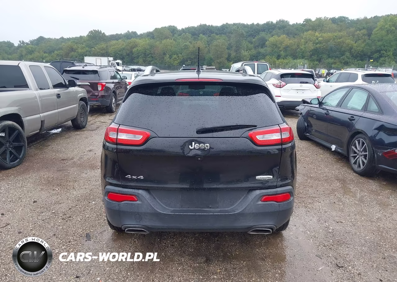 2015 Jeep Cherokee Latitude VIN:1C4PJMCS5FW556858 - 16
