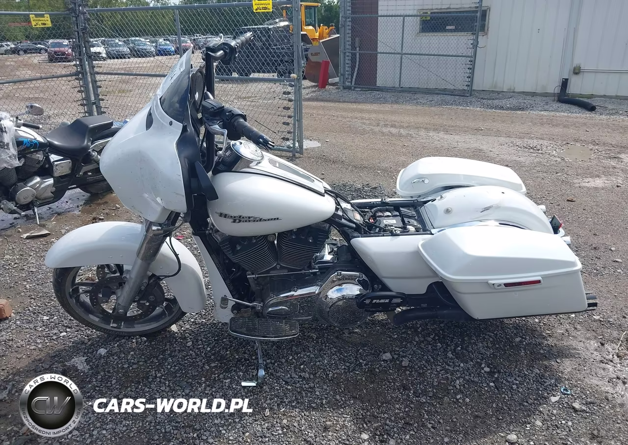 2016 Harley-Davidson Flhx Street Glide VIN:1HD1KBM13GB610596 - 13