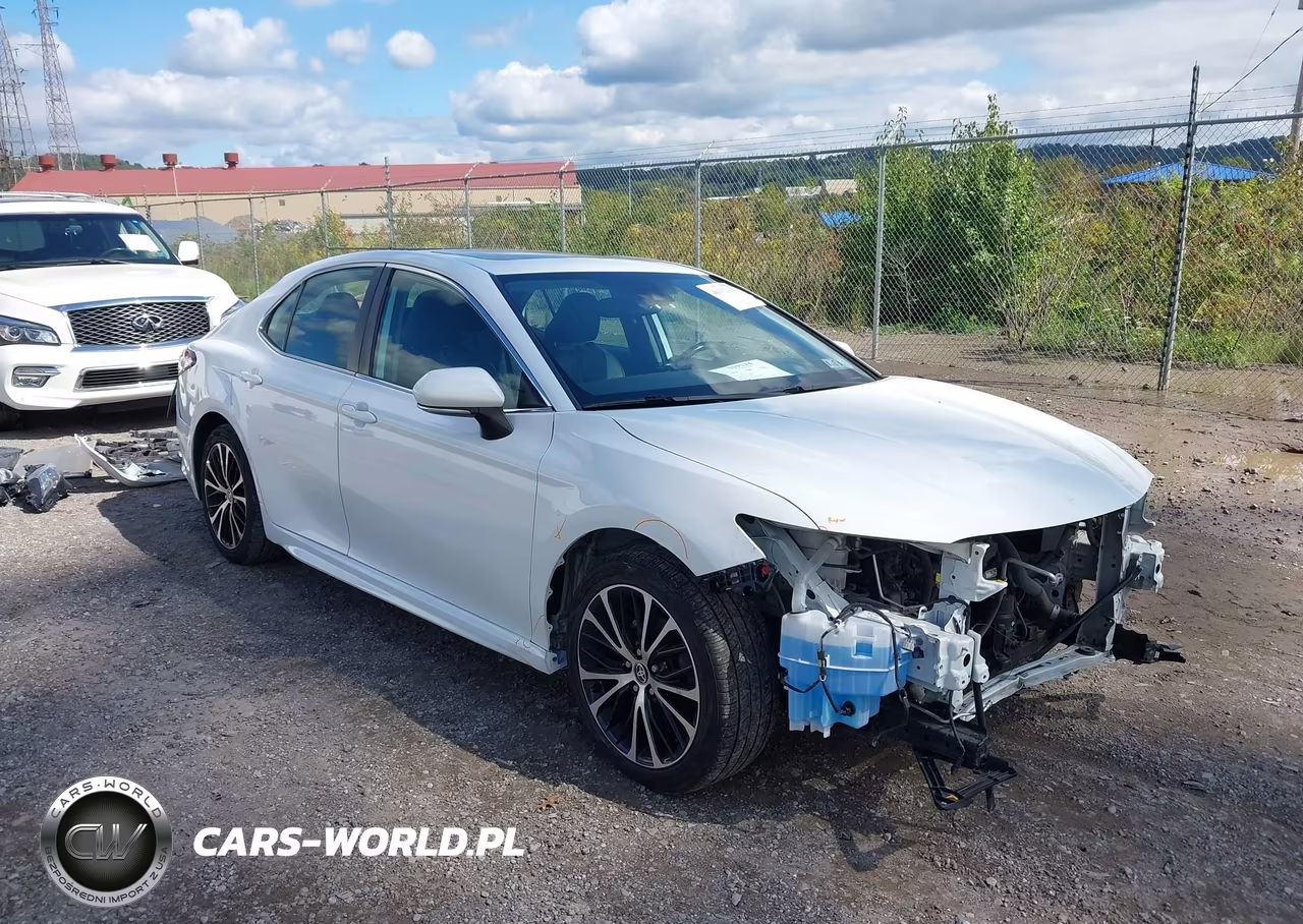 2020 Toyota Camry Se – zdjęcie 1 z 17