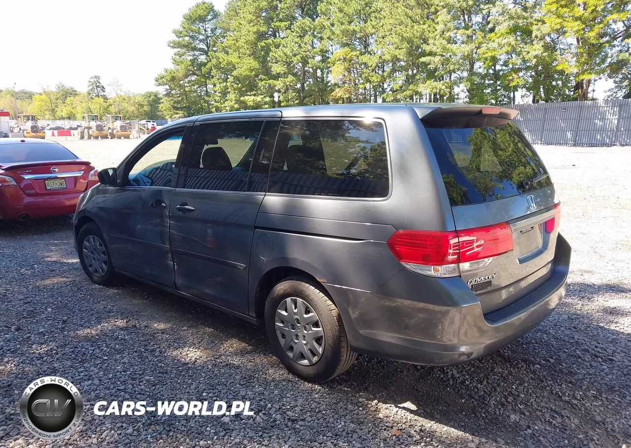 2010 Honda Odyssey Lx VIN:5FNRL3H28AB079362 - 3