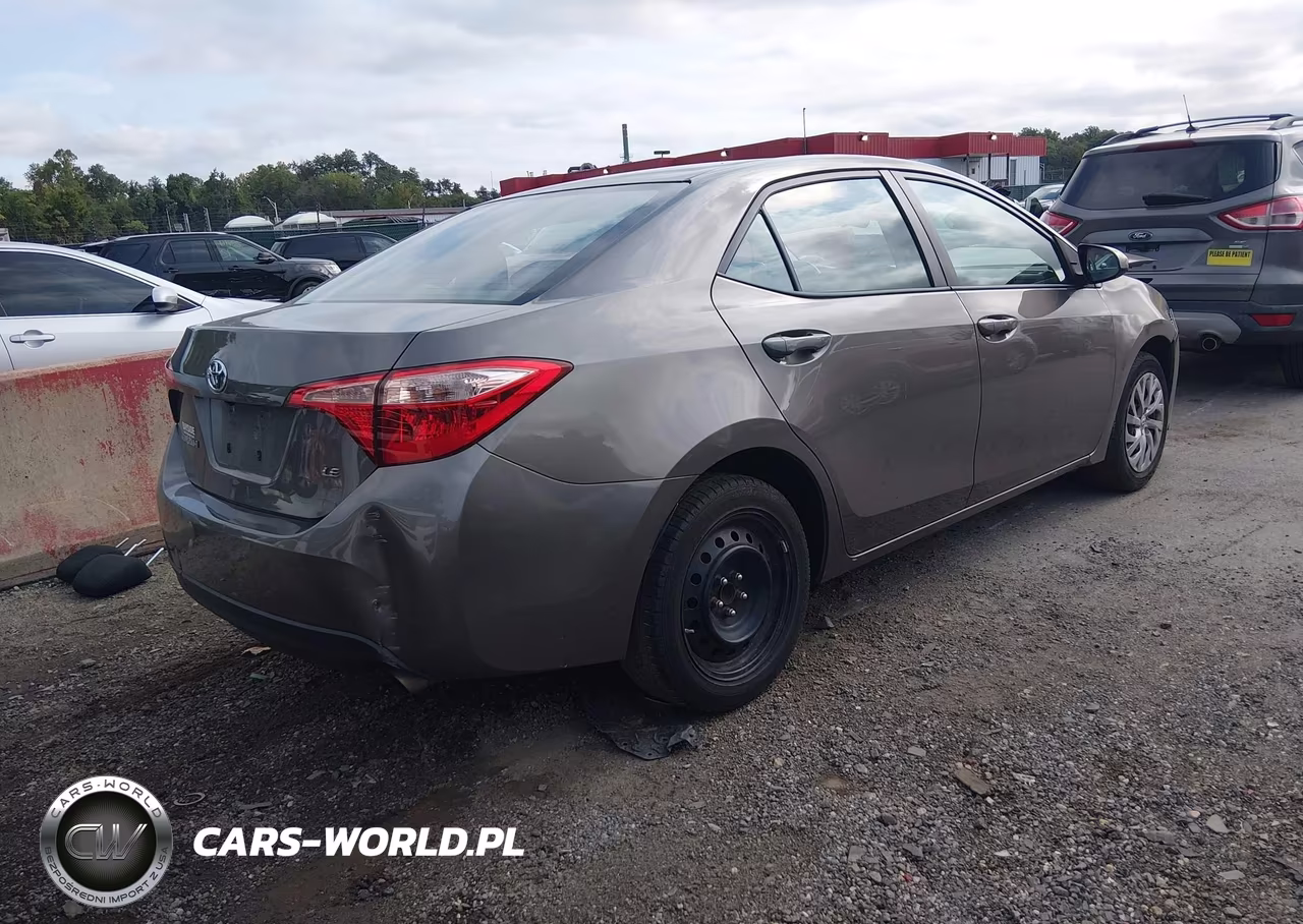 2017 Toyota Corolla Le VIN:2T1BURHE7HC901367 - 4