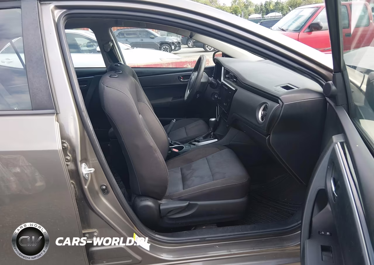 2017 Toyota Corolla Le VIN:2T1BURHE7HC901367 - 5