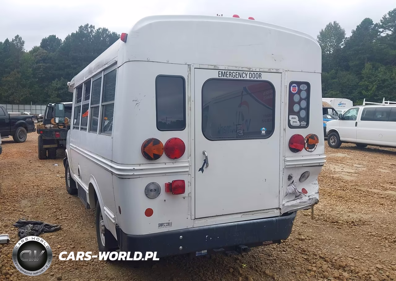 2003 Chevrolet Express Cutaway VIN:1GBHG31V431186302 - 3