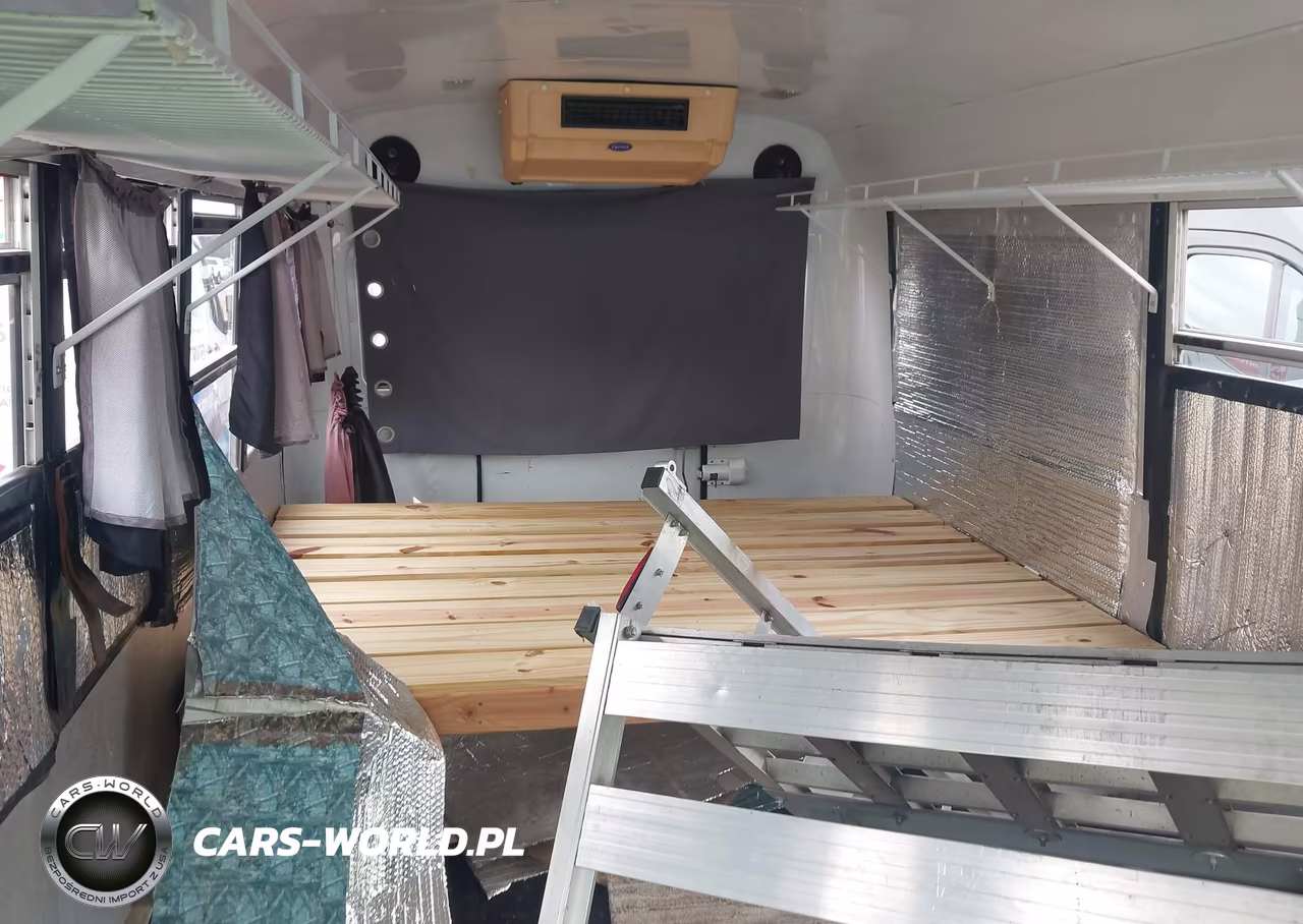 2003 Chevrolet Express Cutaway VIN:1GBHG31V431186302 - 7