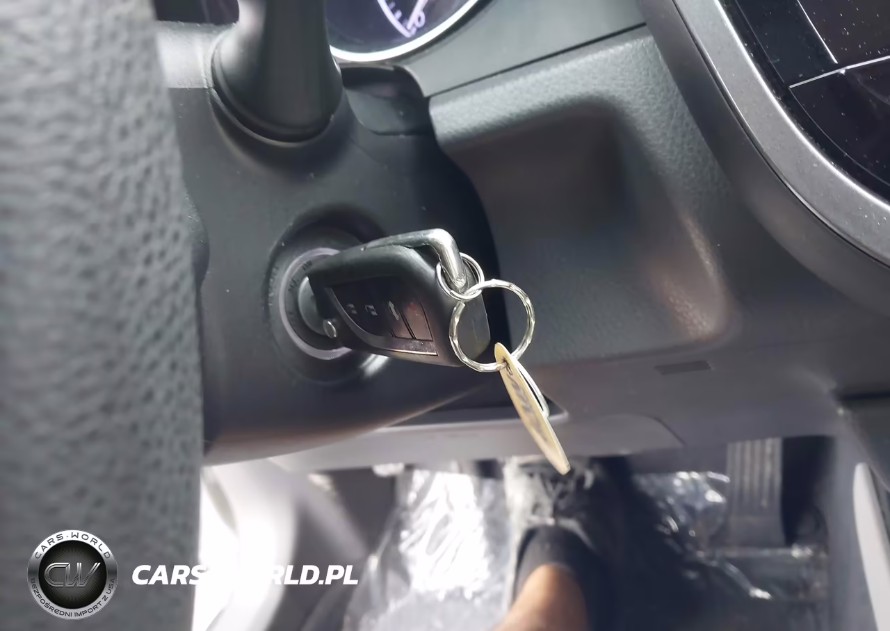 2018 Toyota Camry Le VIN:4T1B11HK1JU578910 - 11