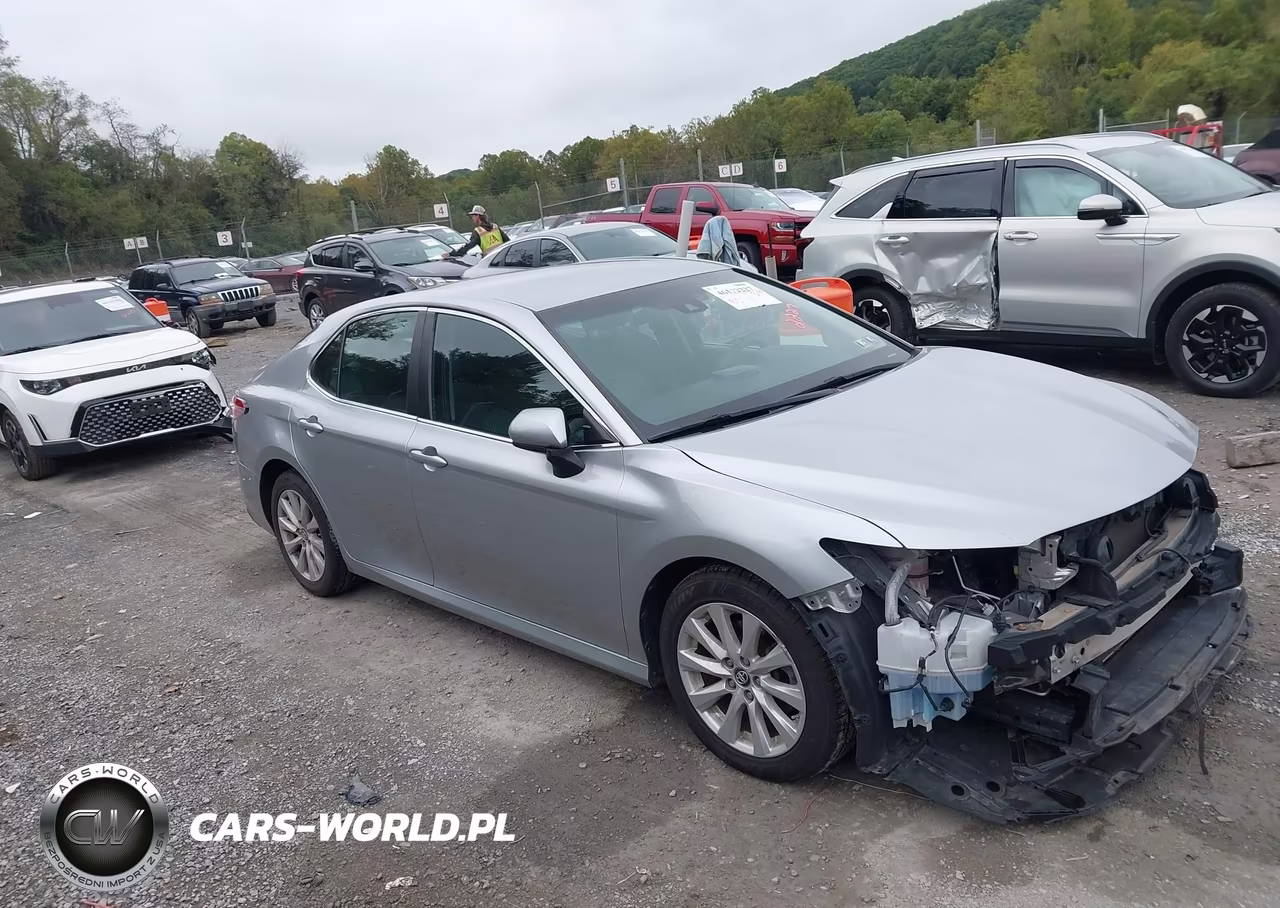 2018 Toyota Camry Le VIN:4T1B11HK1JU578910 - 14
