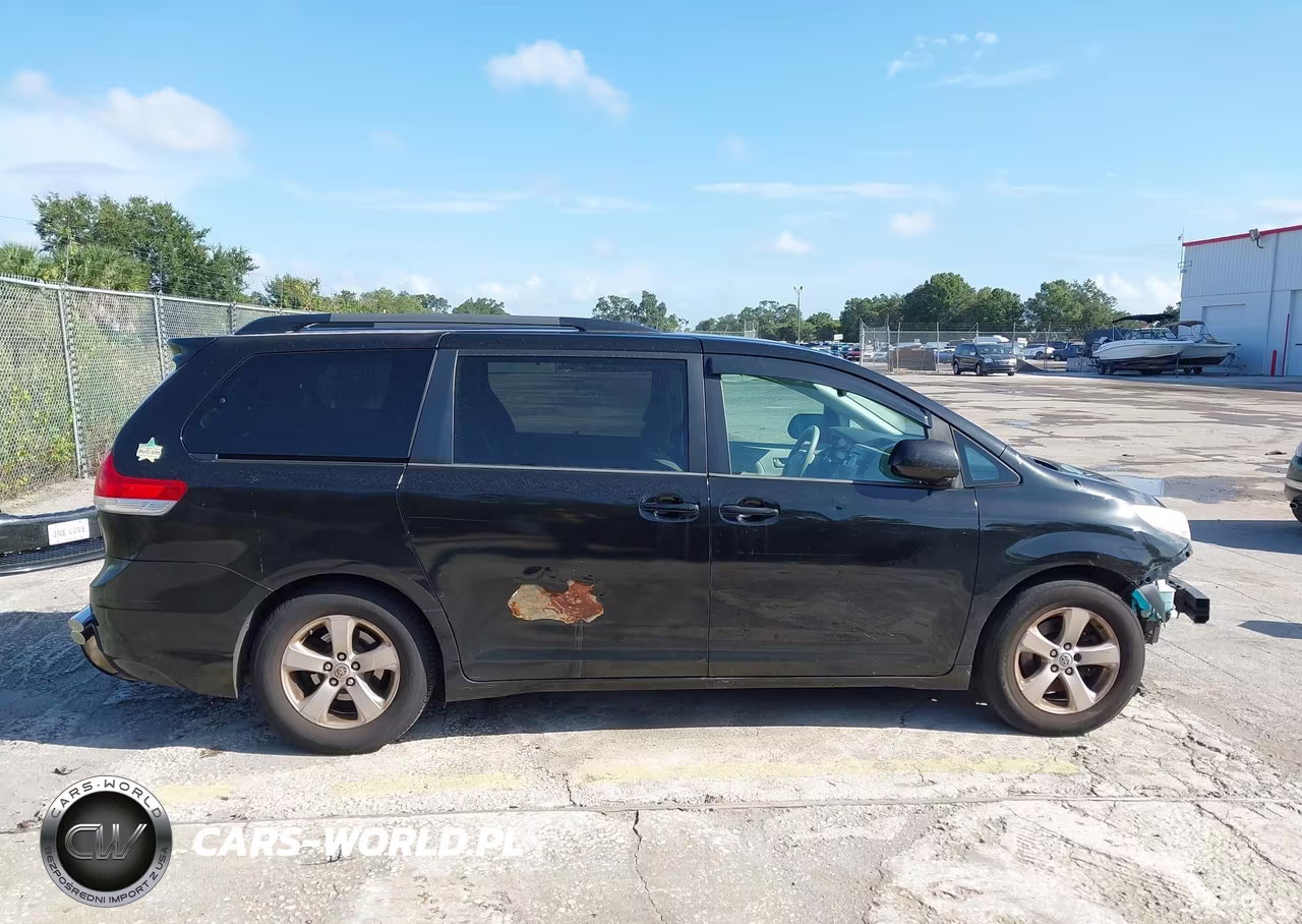 2014 Toyota Sienna Le V6 8 Passenger VIN:5TDKK3DC9ES428999 - 14