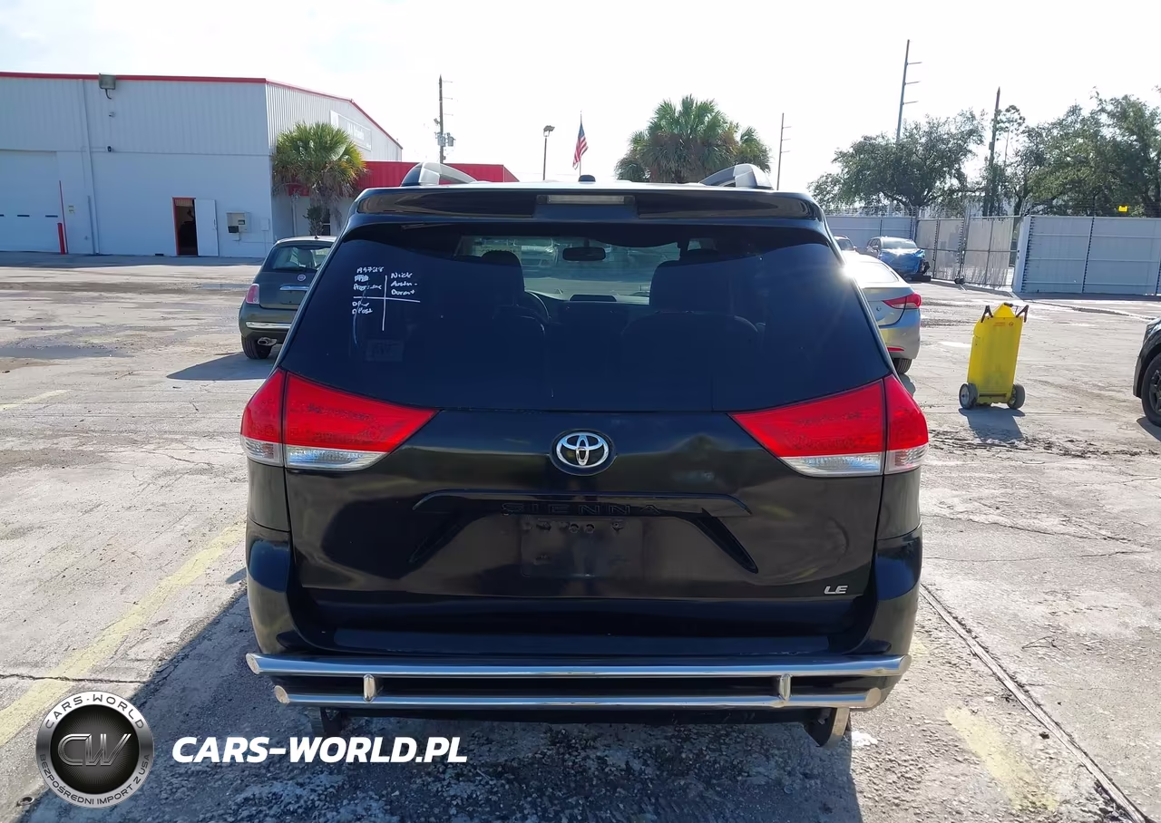 2014 Toyota Sienna Le V6 8 Passenger VIN:5TDKK3DC9ES428999 - 17