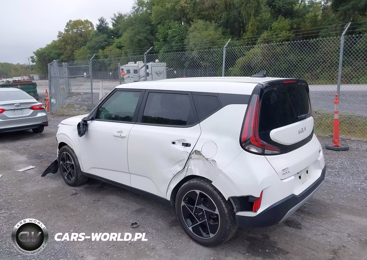 2023 Kia Soul Ex VIN:KNDJ33AU6P7893646 - 3