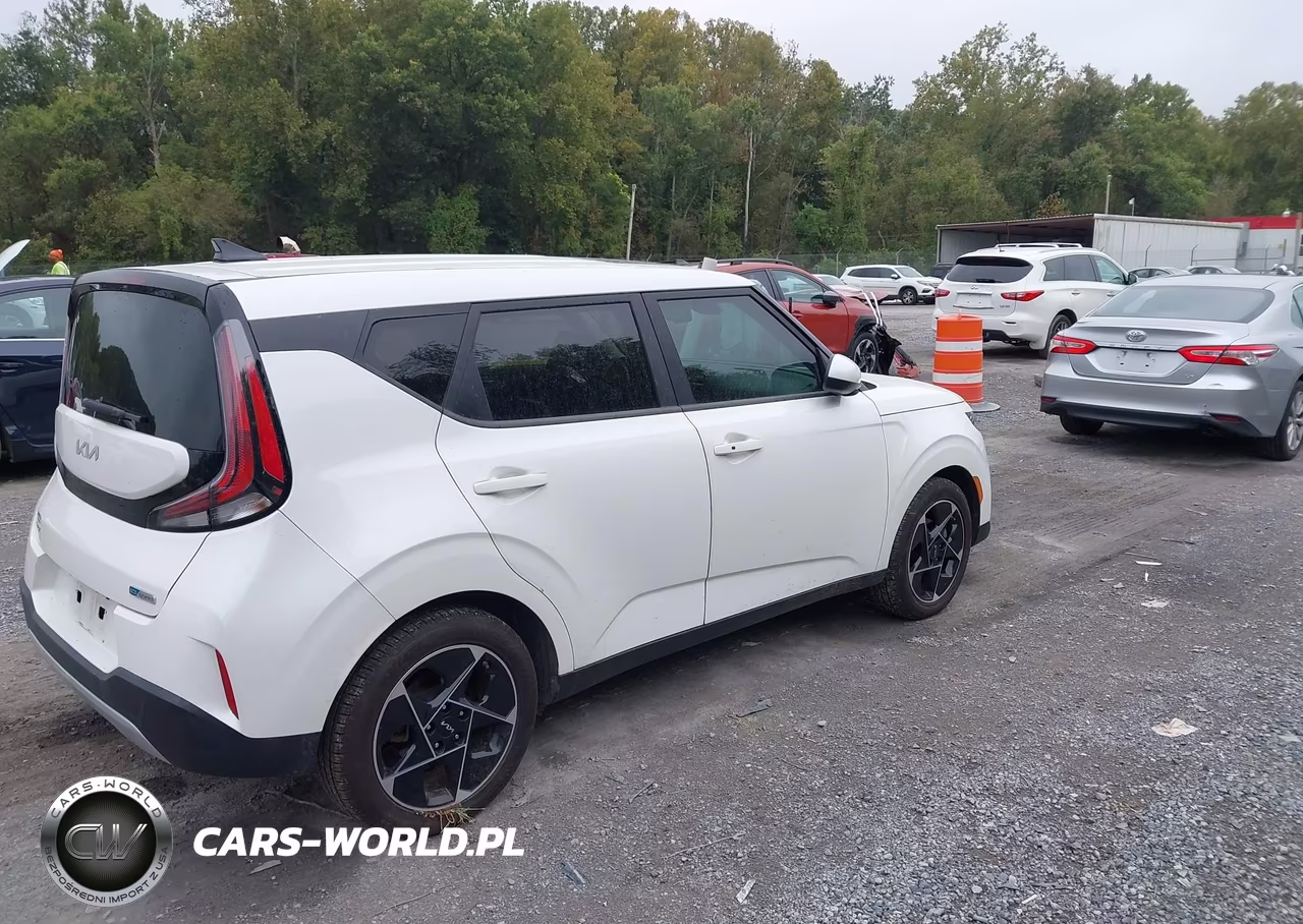 2023 Kia Soul Ex VIN:KNDJ33AU6P7893646 - 4