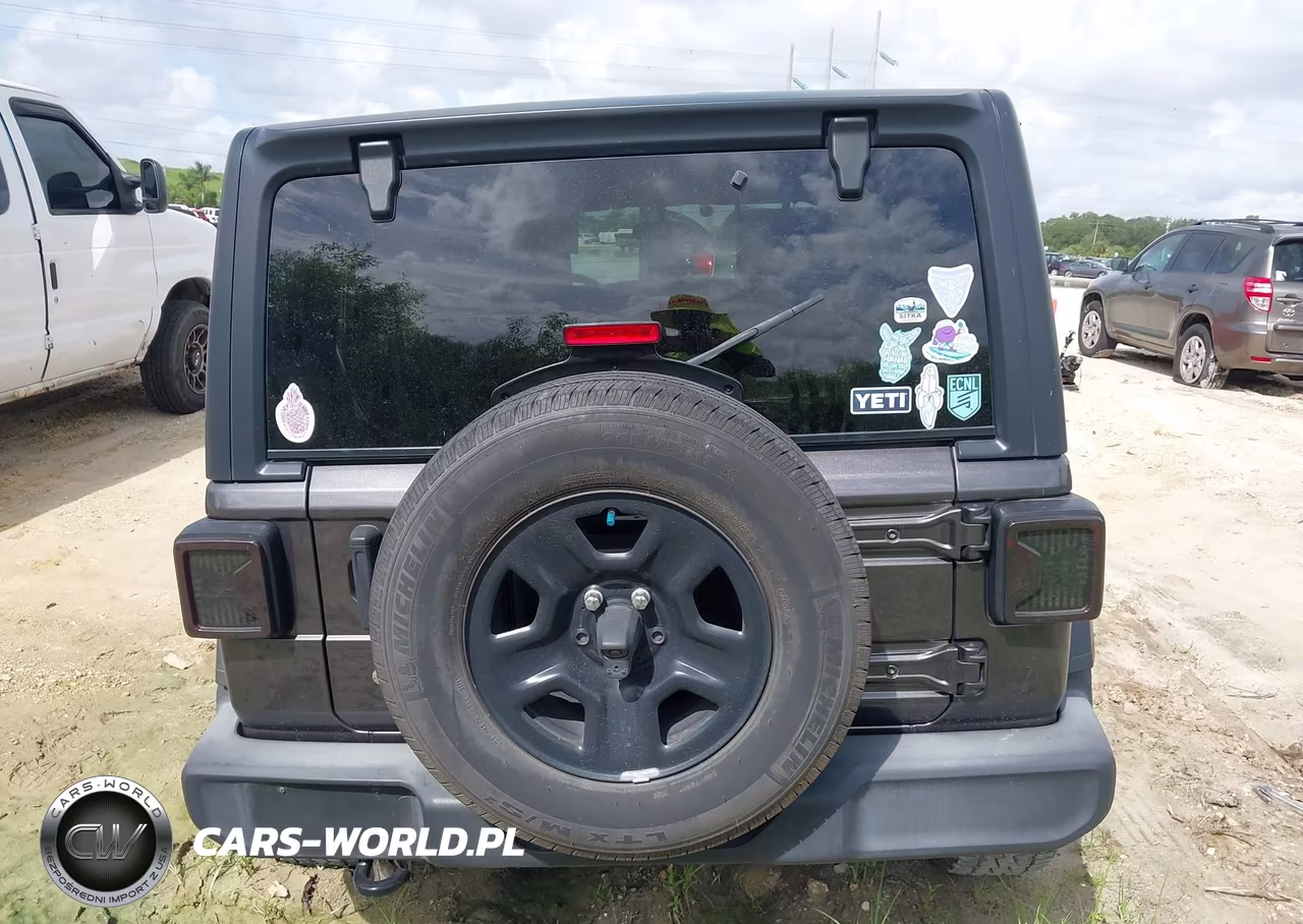 2021 Jeep Wrangler Unlimited Sport 4X4 VIN:1C4HJXDG2MW789223 - 16