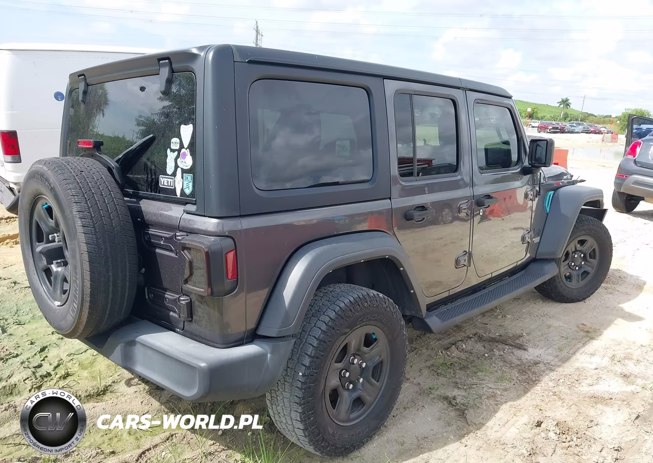 2021 Jeep Wrangler Unlimited Sport 4X4 VIN:1C4HJXDG2MW789223 - 4
